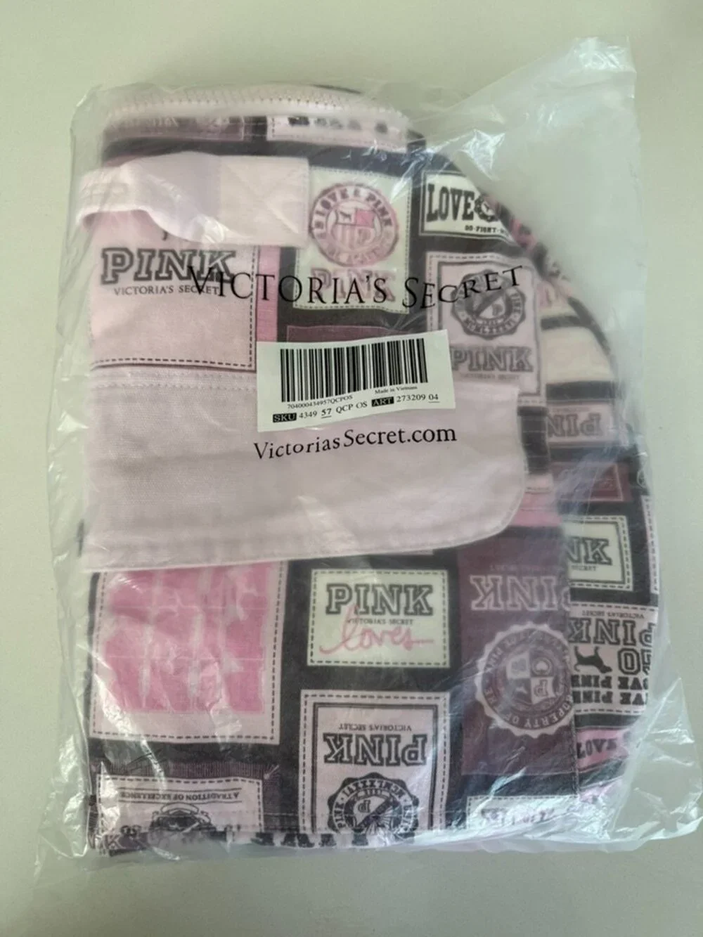 NWT Victoria's Secret PINK Friday Aug 2026 Blanket + Mini Dog Set